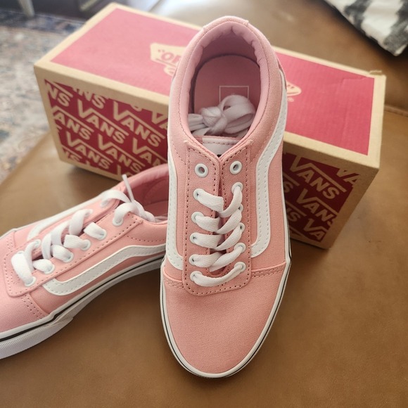 Vans Other - Vans NIB Ward Youth Size 2.0 Canvas Honeysuckle Girls Powder Pink/White